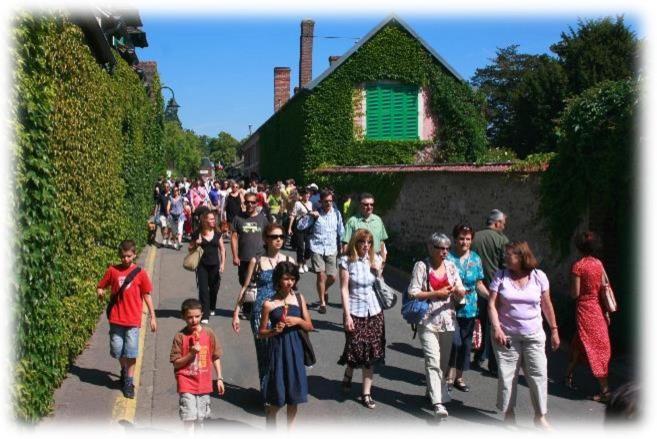 La Petite Maison De Giverny - Gite De Charme 5 Etoiles Au Coeur Du Village - 3 Chambres Luaran gambar