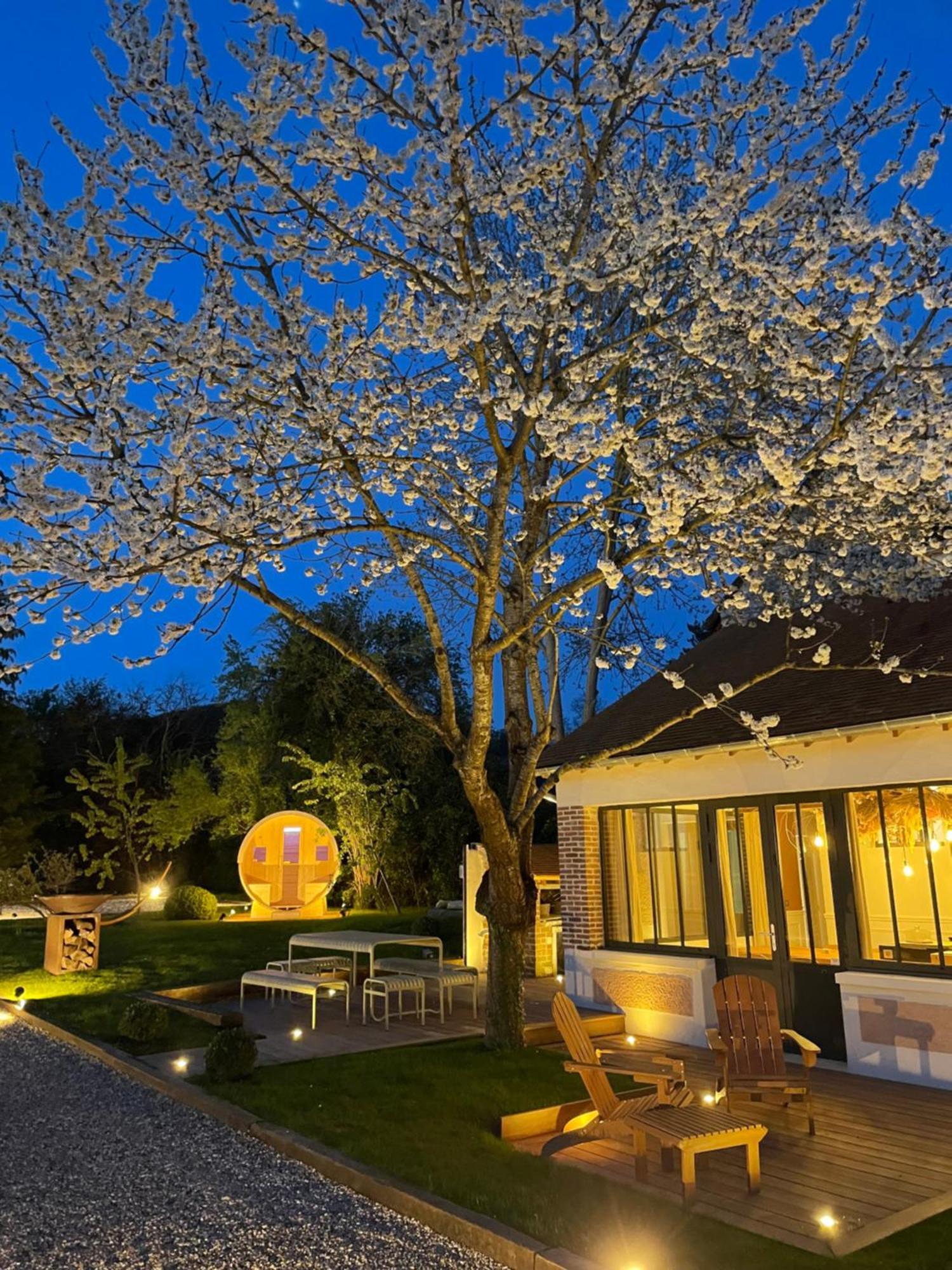 La Petite Maison De Giverny - Gite De Charme 5 Etoiles Au Coeur Du Village - 3 Chambres Luaran gambar