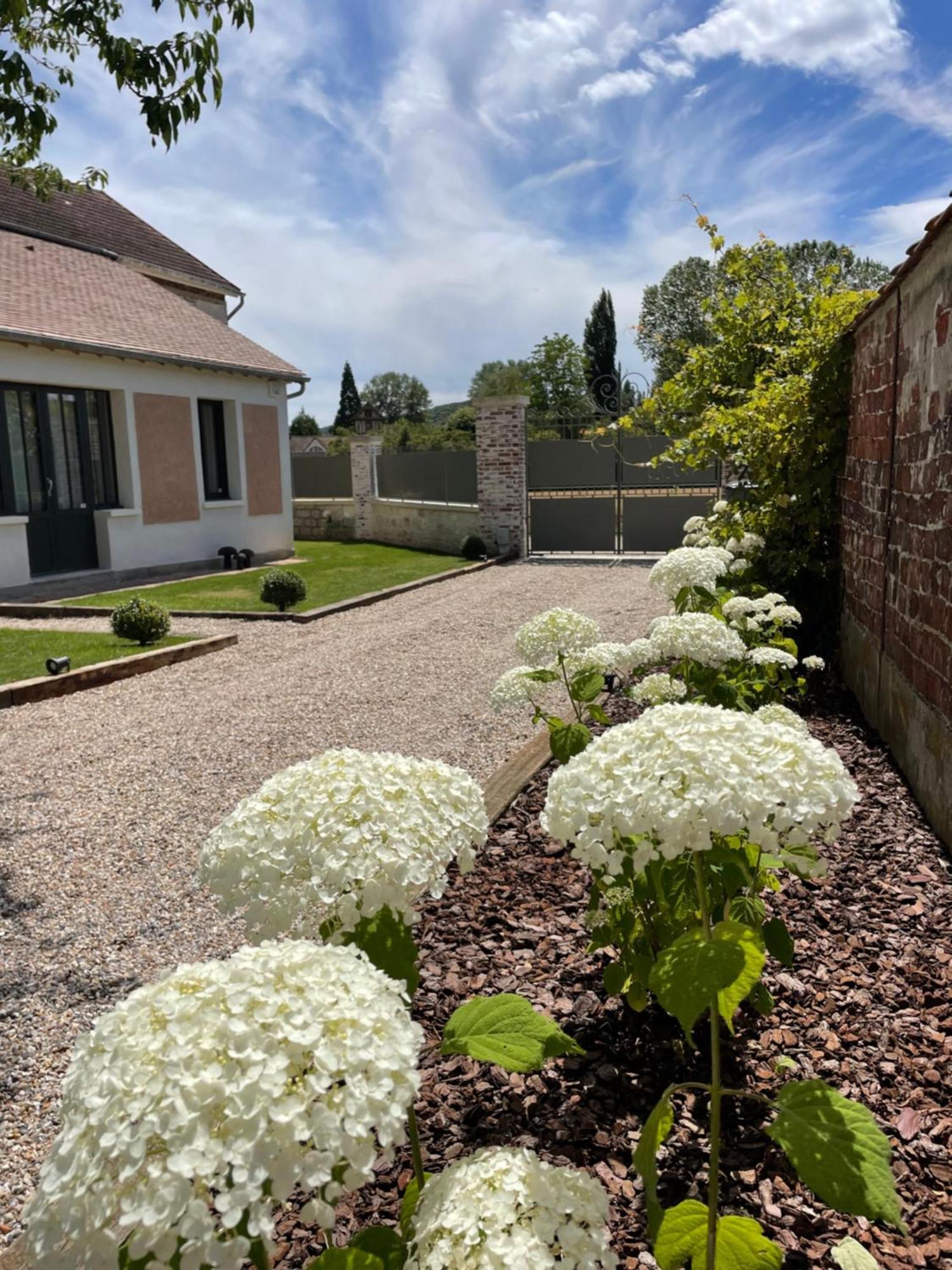 La Petite Maison De Giverny - Gite De Charme 5 Etoiles Au Coeur Du Village - 3 Chambres Luaran gambar